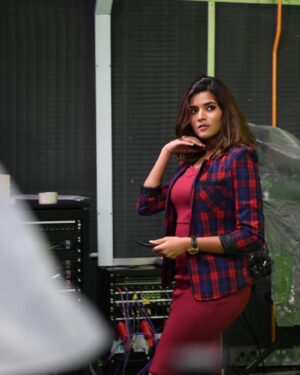 Chandhine Kaur Instagram - These photos have been sitting in my gallery for ages!
Finally, now i decided to upload my favourite photos which i wanted to post way before!!
You can see the different versions of me😂❤️

#chandshine #holla_buddies #tamilactor #slayalways #positivevibes #artist #actor