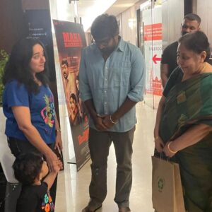 Chandra Lakshman Instagram - ...and with the Maharaja himself.. Congratulations @actorvijaysethupathi VSP on your 50th film and cheers to many more enthralling performances🎊🎉

Lots of love @pratheeshsekhar

#maharajamovie #vijaysethupathi #tamilactor #newmovie #promotions