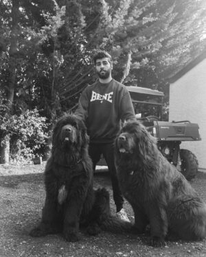 Chaneil Kular Instagram - A man and his hounds.
•
•
•
•
#mamiyarz67 #kodaktrix #120