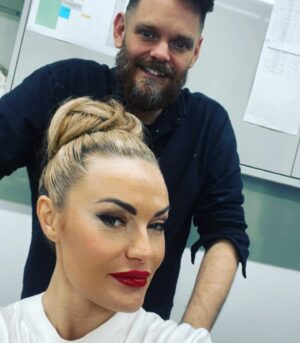 Chanel Cresswell Instagram - It’s always quite nerving going onto new projects , but this was an absolute corker of a cast 🩵 From the first night 😂🤞🏼✌🏼

I’ll never forget the call. I was so excited - a bucket list moment for me 🎭🎬

I don’t have loads of pics (I like to live in the moment a little more) but The crew also made days feel so much brighter ! What a talented collective 🥇🎬

@joelyrichardsonsinsta @kayascods #Theo #Dan @thevinniejones @ian.kenneth.george @vellismakeupandhair @niamhmorrisonmakeup @florencemaymakeup @louloubontemps 
… the list could go on …. 
#thegentlemen 
#GuyRitchie