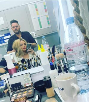 Chanel Cresswell Instagram - It’s always quite nerving going onto new projects , but this was an absolute corker of a cast 🩵 From the first night 😂🤞🏼✌🏼

I’ll never forget the call. I was so excited - a bucket list moment for me 🎭🎬

I don’t have loads of pics (I like to live in the moment a little more) but The crew also made days feel so much brighter ! What a talented collective 🥇🎬

@joelyrichardsonsinsta @kayascods #Theo #Dan @thevinniejones @ian.kenneth.george @vellismakeupandhair @niamhmorrisonmakeup @florencemaymakeup @louloubontemps 
… the list could go on …. 
#thegentlemen 
#GuyRitchie