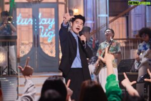 Chang Ki-ha Instagram - 안녕하세요, 장기하입니다. 2023년은 유독 행복한 추억이 많았던 해로 기억될 것 같아요. 함께해주신 한 분 한 분께 감사한 마음 가득입니다. 

2024년에는 첫 솔로 정규음반을 만들기 시작할 거예요. 공연도 계속 할 거고요. 무대에서 다시 여러분 만날 생각을 하니 벌써 설레네요. 그 밖에도 이런저런 재밌는 일이 생기면 또 즐겁게 해보려고요. 같이 즐겨주실 거죠?:)

2024년 한 해, 여러분 모두 좀 덜 슬프고 좀 더 기쁘셨으면 합니다. 거기에 저와 제 음악이 작게나마 몫을 할 수 있다면 더 바랄 게 없을 거예요.

또 한 해 잘 지내봐요 우리.

새해 복!