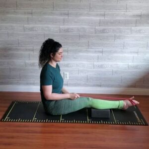 Chanon Finley Instagram - Improve your ankle mobility to improve your SQUAT! 

Ankle mobility training also reduces knee and hip pain and posture! 

What are you waiting for? Try these exercises today!