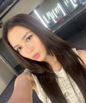 Chantal Videla Instagram - I recently have been scrolling through social media, and felt so loved because of your warm and loving posts and comments thank you so much! 
Love you always my peeps~!🥹🫶🏻
 
And I’m so Happy I got to visit Showtime again! Hope you look forward for more fun stuff in the future! Mwah💖✨