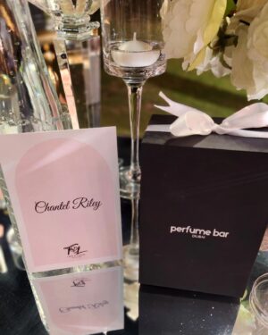 Chantel Riley Instagram - I'm still on a high from this incredible wedding of my beautiful friends @itstraveltops and @lesleytoche. Scrolling through my phone I realized how very little pics and vid I have, but it just goes to show how much I was in the moment. I was completely immersed in the love&luxury this time had to offer. @itstraveltops Thank you for trusting @heylucianne and I to be your M.O.Hs as we don't take that role lightly. 

Oh! And I caught the bouquet!!! Guess that means your girl is next💁🏾‍♀️. 
.
.
Makeup by : @flairbywinnie
#ToATee