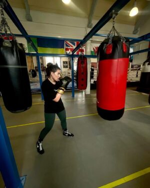 Chantelle Cameron Instagram - Another week training in the bank. 🥊 
Excited for my comeback fight with @steelcitygym and my @queensberrypromotions debut 

Tickets are still available if you message @petercameron12 or text 07535 508989 
July 20th Resorts World Arena Birmimgham