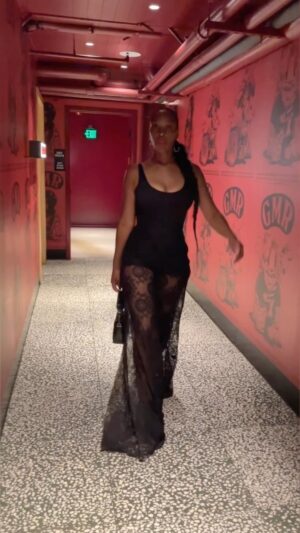 Charketa Glover Instagram - 🖤
Pants: @rocknremix_