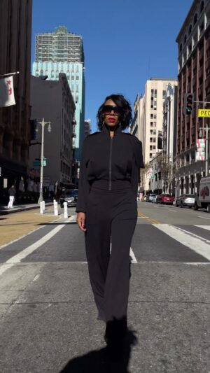 Charketa Glover Instagram - Dope sells itself 💋