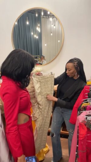 Charketa Glover Instagram - I was selected to showcase my designs @ Grammy Style Suite • Beverly Center • ✨
#Grammyweekend #charglover #rocknremix #lorenlorosa #breakfastclub