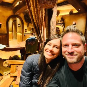 Charlene Amoia Instagram - We’re going on an adventure!  #hobbiton #theshire #middleearth #lordoftherings #newzealand