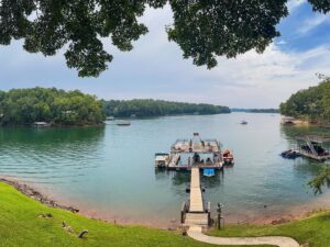 Charlene Amoia Instagram - Oh hi there #lakelanier #georgia