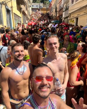 Charles Emmanuel Instagram - Esqueci de tirar fotos nesse Carnaval, então não tem dump decente 🙃