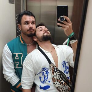 Charles Emmanuel Instagram - Mix de Dia dos Namorados   mudança   morando juntos pela primeira vez   primeira janta no apê novo   bagunça   amor ❤️