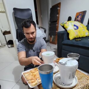 Charles Emmanuel Instagram - Mix de Dia dos Namorados   mudança   morando juntos pela primeira vez   primeira janta no apê novo   bagunça   amor ❤️