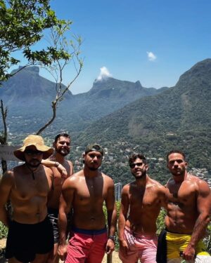 Charles Emmanuel Instagram - Nossa primeira vez no Dois Irmãos ⛰️🌤