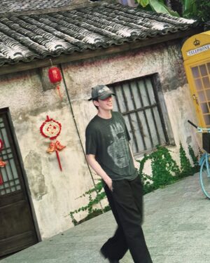 Charles Lin Instagram - 又幸福，哈！
