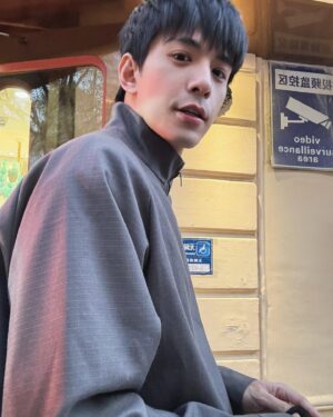 Charles Lin Instagram - 東北真美啊哈哈