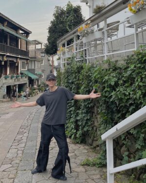 Charles Lin Instagram - 杭州好茶好山水..