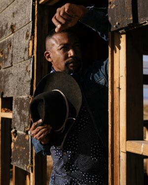 Charles Michael Davis Instagram - 🤠 

📷 @bettinabogar 
💄 @chousner 
👕 @estella.png