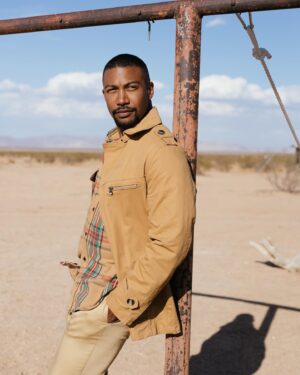 Charles Michael Davis Instagram - 🏜 

Styling @estella.png 
Make up @chousner 
Photographer @bettinabogar