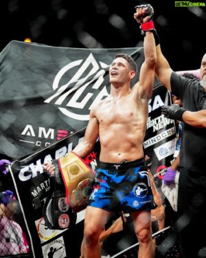 Charles Rosa Instagram - Mission Accomplished ✅ Got the win. Thank you to everyone for the love and support it was one of the greatest moments of my fighting career. Love you all and it wouldn’t be the same with out you🙏🏻 #teamRosa #RosaNation #BostonStrong
Photo 📸 : @geoffriccio
