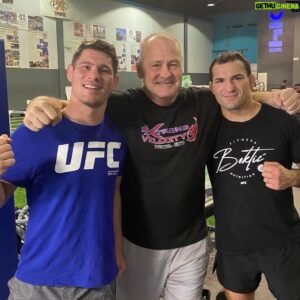 Charles Rosa Instagram - Legend @miketyson 🥊 Never miss a day in the gym never know what you might miss. Woke up having a tough morning but happy got to see my all-time most competitive training partner @mirsadbektic , the Legend Mike Tyson and a bunch of my other favorite people. Never know what the day will bring but keep positive, pushing forward and things always work out 💪  #boxing #MMA #ufc