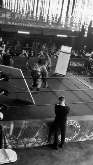 Charli Evans Instagram - @charlievanspro launches @emersyn_jayne into a wall of fluorescent light tubes during their match at TNT Wrestling🇬🇧’Thrill to Kill’, Liverpool, Merseyside, England, UK, Summer 2024 
-🎥: Chevs || Follow @tntextremewres for more information about UK Deathmatch! 
-
-
-
-
-
-
-
-
-
-
-
-
-
-
-
-
-
-
-
-
-
- #kingsroadwrestling #kingsroadwrestlingllc #deathmatch #gcw #gcwwrestling #gamechangerwrestling #prowrestling #wrestling #wrestlemania #aew #wwe #womenswrestling #luchalibre