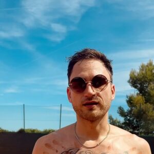 Charlie Clapham Instagram - Lovely bank holiday 🔙 to 🎥 tomorrow. VAMOS 🎬💥