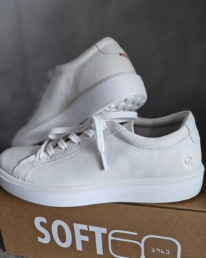 Charlie Goh Instagram - Comfort is key when we’re picking out a new pair of shoes this Chinese New Year and @ecco new soft series is the way to go. With a lightweight sole blended together with ECCO’s very own organic-tanned leather, it feels like walking on a cloud. With a range of colours to choose from, they’re versatile to match with just about any outfit.

Get a set of 8 red packets which can be transformed into a festive lantern decoration from now till 18 Feb 2024 with any purchase in stores.

#ECCO #ECCOSG