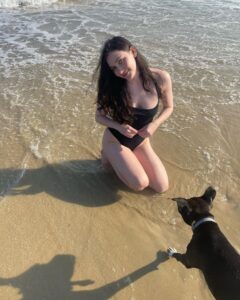 Actress Charlie Ray HD Instagram Photos and Wallpapers October 2022