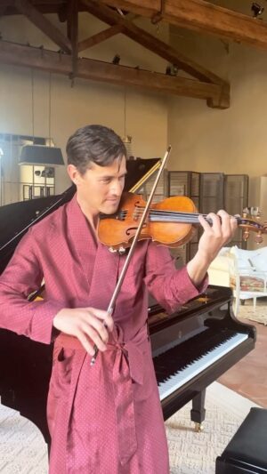 Charlie Siem Instagram - The opening of my favourite violin concerto 🎻 can you guess which one it is?

.
#violin #violino #classicalmusic #charliesiem #music #violinconcerto #concerto #fyp