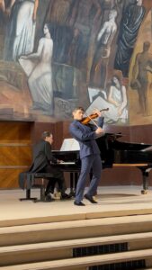 Charlie Siem Instagram - Playing at the Aula Magna @sapienzaroma with Marco Scolastra. The Praeludium and allegro by Kreisler was one of the first pieces I performed publicly as a boy and I have taken it back recently with much joy to reflect on my journey thus far …. 

#charliesiem #violin #violino #classicalmusic