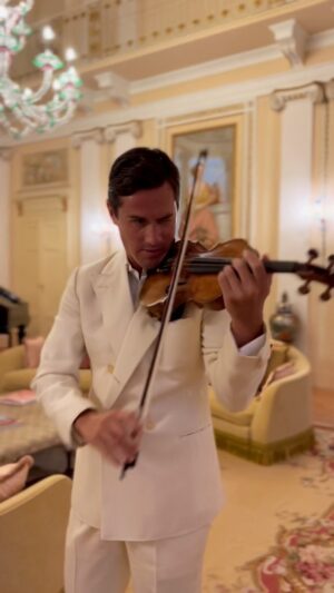 Charlie Siem Instagram - Channeling Paganini in Bellini’s Bedroom 🎻

#classicalmusic #paganini #bellini #violin #charliesiem
