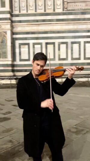 Charlie Siem Instagram - Lockdown Bach fugue for the  Duomo di Firenze 🎻 

.
#firenze #duomodifirenze #bach #bachfugue #fuge #violin #violino #classicalmusic #charliesiem #fyp #italy