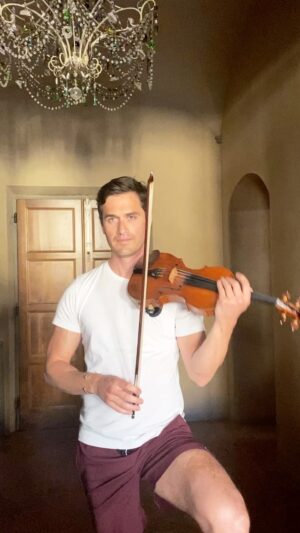 Charlie Siem Instagram - Some Paganini... 

.
#violin #paganini #capriccio #classicalmusic #charliesiem #violino #fyp