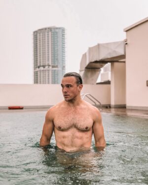 Charlie Taylor Instagram - Dive right In 👀🌊