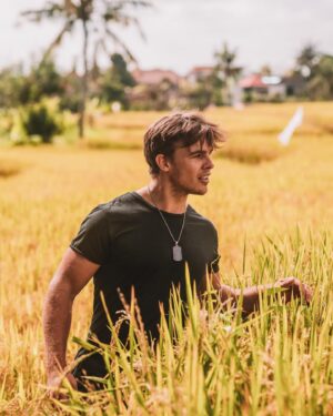 Charlie Taylor Instagram - What am I searching for 🤔