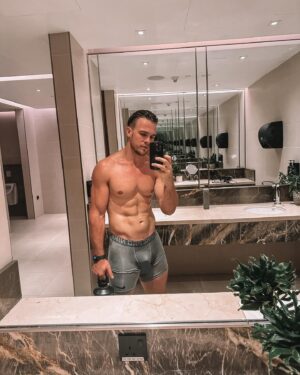 Charlie Taylor Instagram - Morning fast with a little cardio and sauna 🧖👌🏻