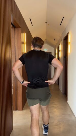 Charlie Taylor Instagram - Running outside in Dubai be like.. 🥵