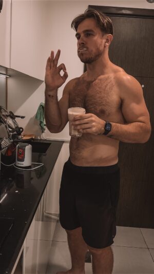 Charlie Taylor Instagram - One of my favorite and easiest to make protein shakes 🤤