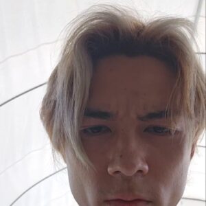 Charlie Trairat Instagram - แดดร้อนจริงง สิวขึ้น มดกัด ผึ้งต่อย 55555 
ขอให้เป็นวันที่ดีนะครับบ ขอบคุณทุกคนครับ 🙏🙏🙆❤️🥰