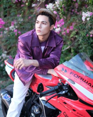 Charlie Trairat Instagram - ขี้เก๊กจริงๆ 🤣🤣🥰❤️🙏