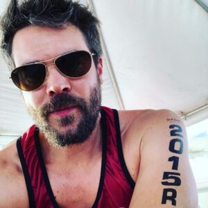 Charlie Weber Instagram - Gettin’ my game face on about to head out for the run in the #SoBeTri on behalf of @stjude.
Thrilled to be a part of a great event for a great cause!
If you have a few bucks to spare please see the fundraiser link in my bio. I assure you you’re helping out some great kids!