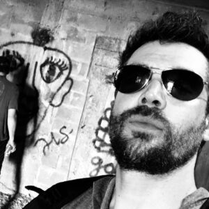 Charlie Weber Instagram - I hiked to the top of a mountain only to find graffiti that was sporting a similar hairdo....🙃