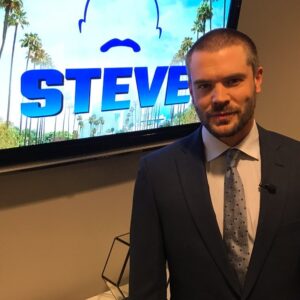 Charlie Weber Instagram - If you get a chance check me out tomorrow (Nov. 15) when I sit down with @iamsteveharveytv 
Always a good time!!!
