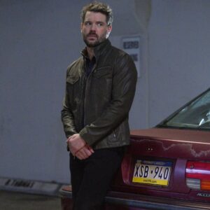 Charlie Weber Instagram - Tonight is the last episode before the Series Finale of #HTGAWM next week.
Frank is a little more unhinged than usual but I’m sure everything will be fine....😬
Enjoy!