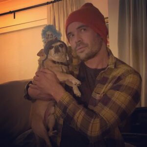 Charlie Weber Instagram - This is me and my friend Ralph. We haven’t recorded our new folk album yet but clearly we’ve shot the cover!