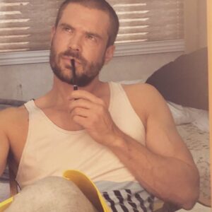 Charlie Weber Instagram - Deep in thought or zoned out?......you pick 🙃