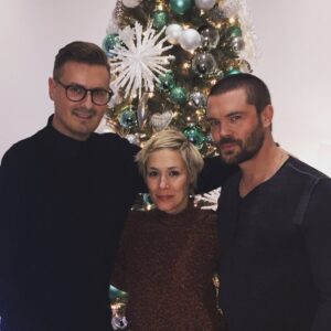 Charlie Weber Instagram - We made a Christmas stop in Toronto to see this guy!!!!