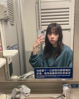 Charlize Lamb Instagram - 21歲過得很精彩，就這樣22歲來了🌺